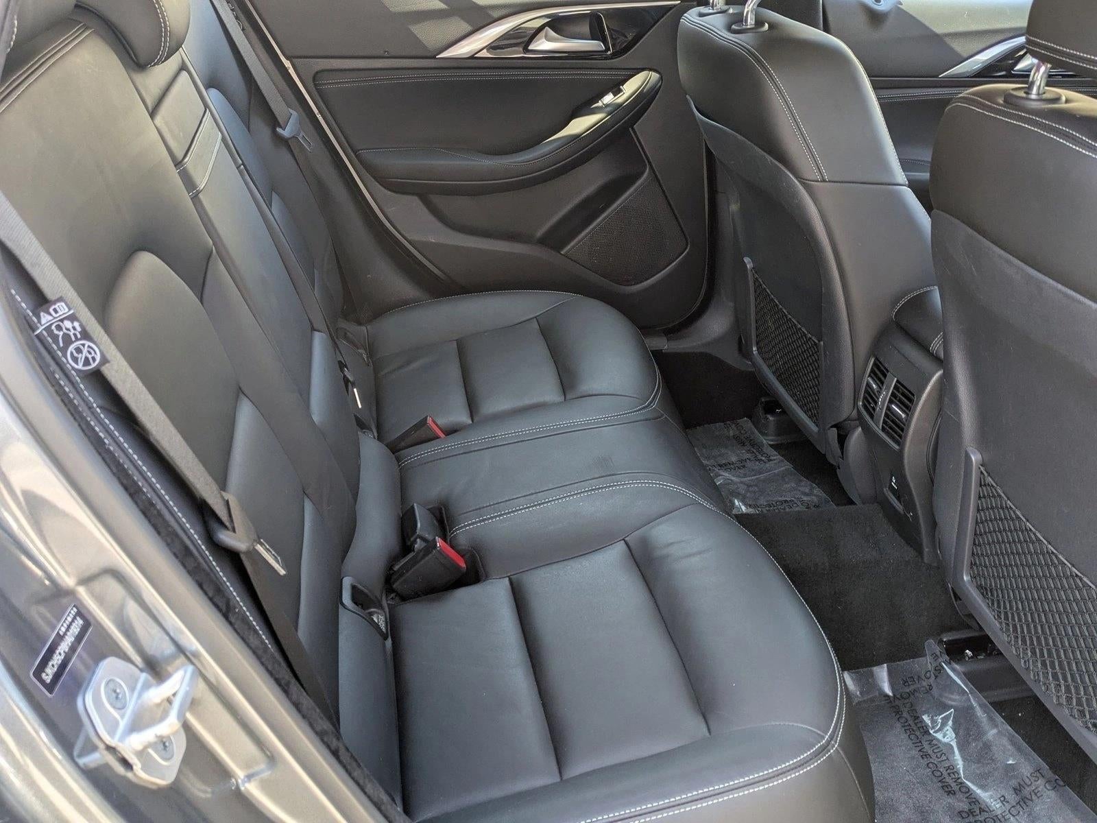 2017 INFINITI QX30 Luxury FWD