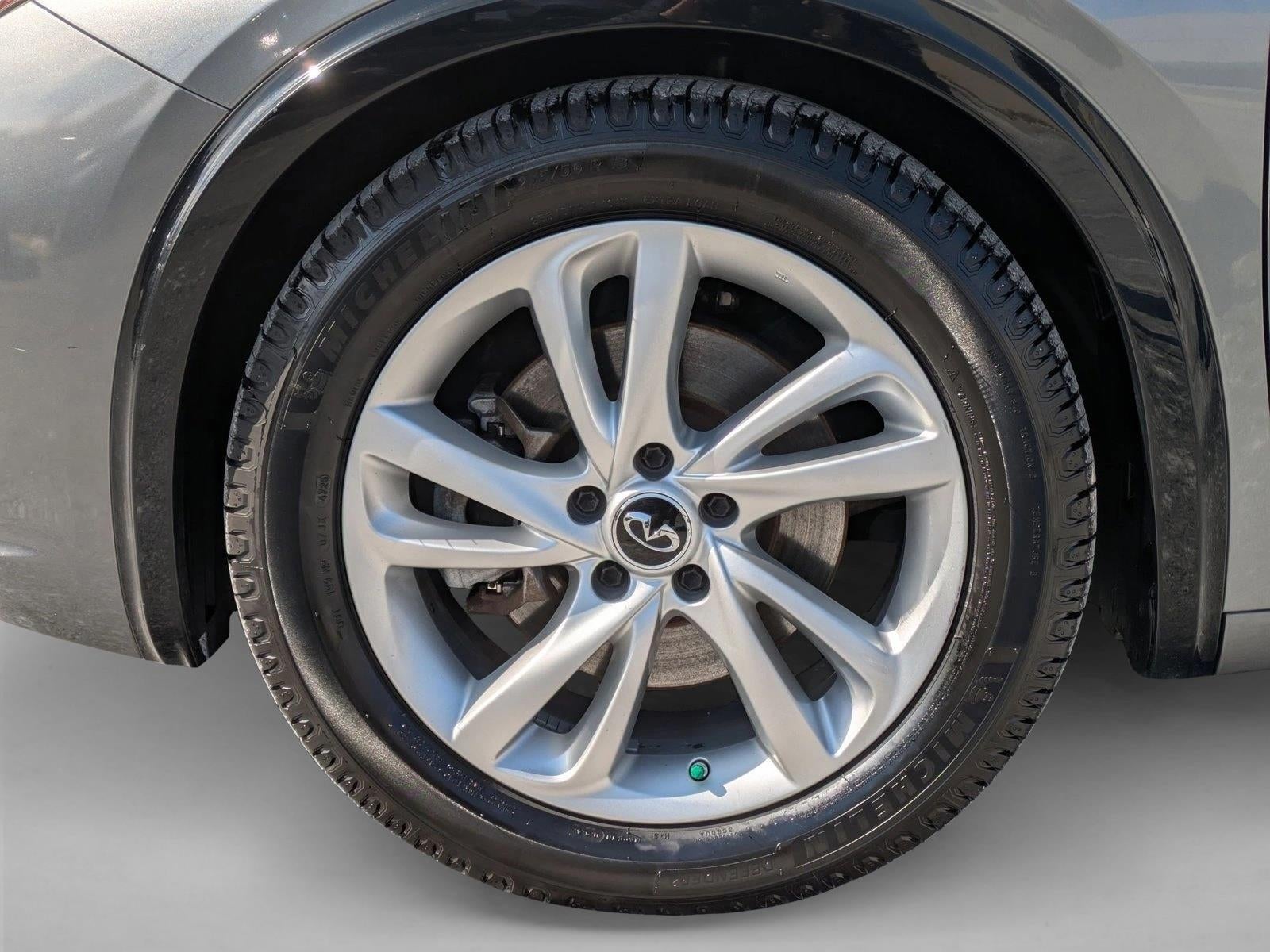 2017 INFINITI QX30 Luxury FWD