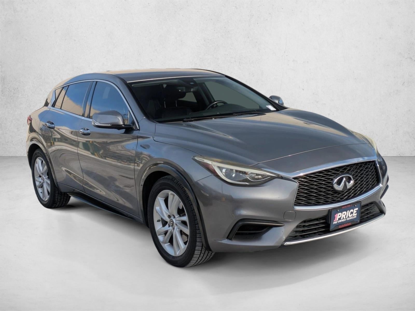 2017 INFINITI QX30 Luxury FWD