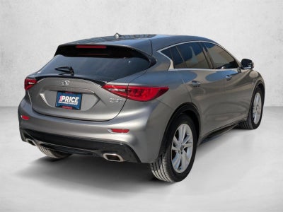 2017 INFINITI QX30 Luxury FWD