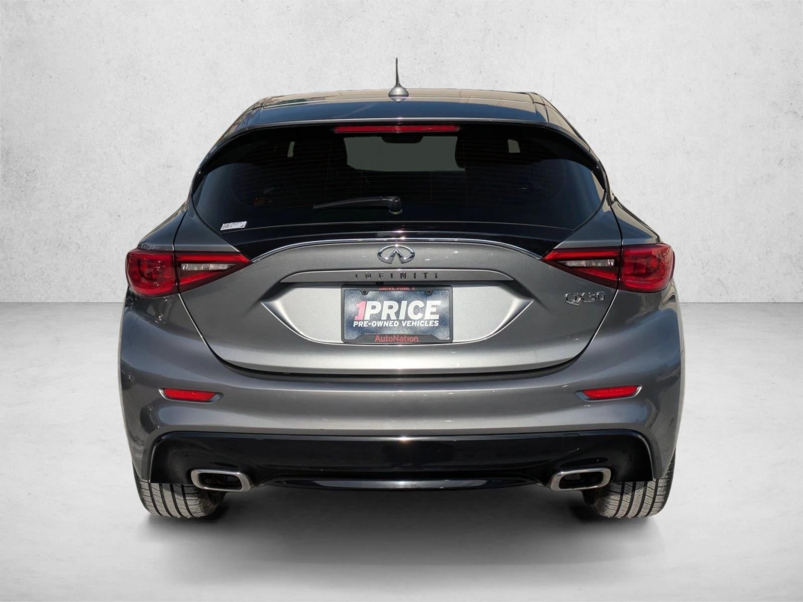 2017 INFINITI QX30 Luxury FWD