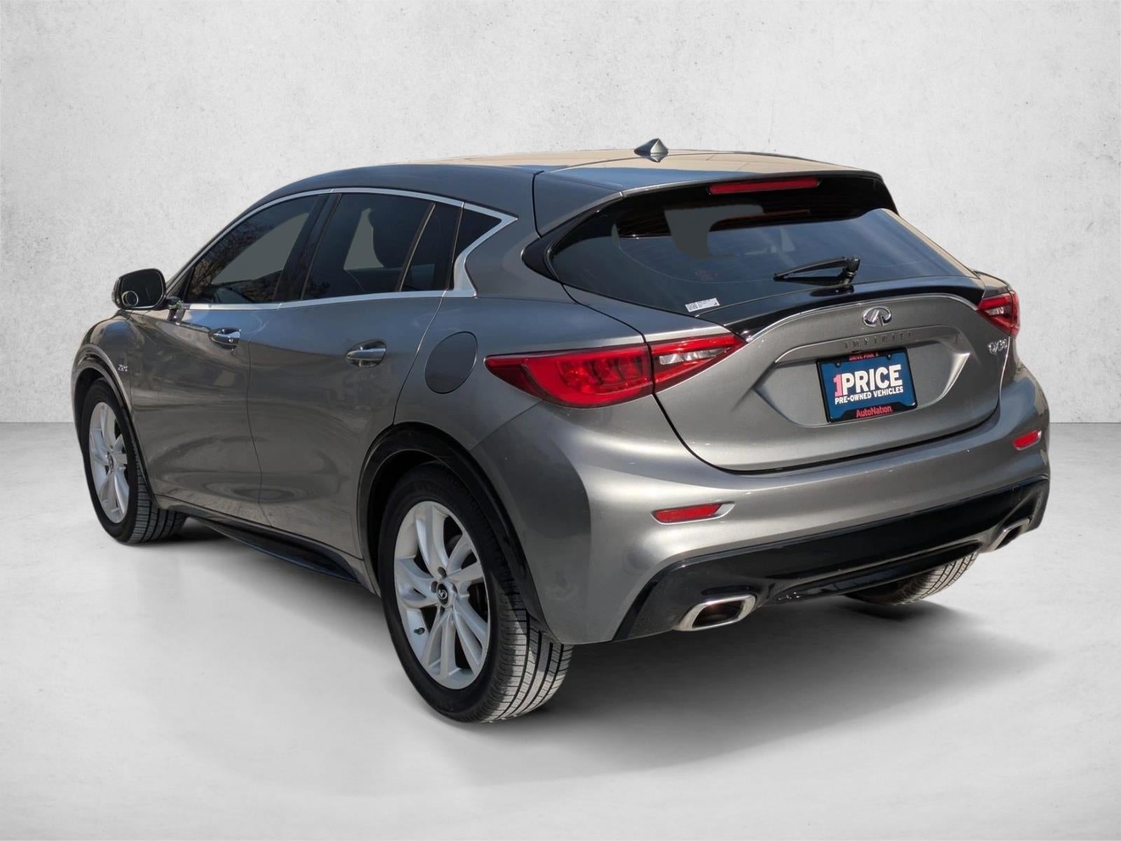 2017 INFINITI QX30 Luxury FWD