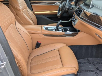 2022 BMW 740i xDrive Sedan