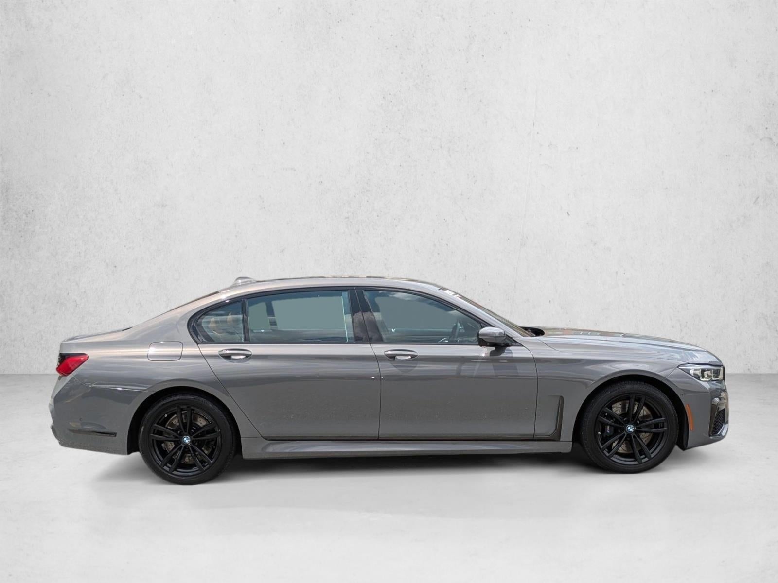 2022 BMW 740i xDrive Sedan