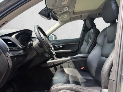 2020 Volvo XC90 T6 AWD Momentum 7 Passenger
