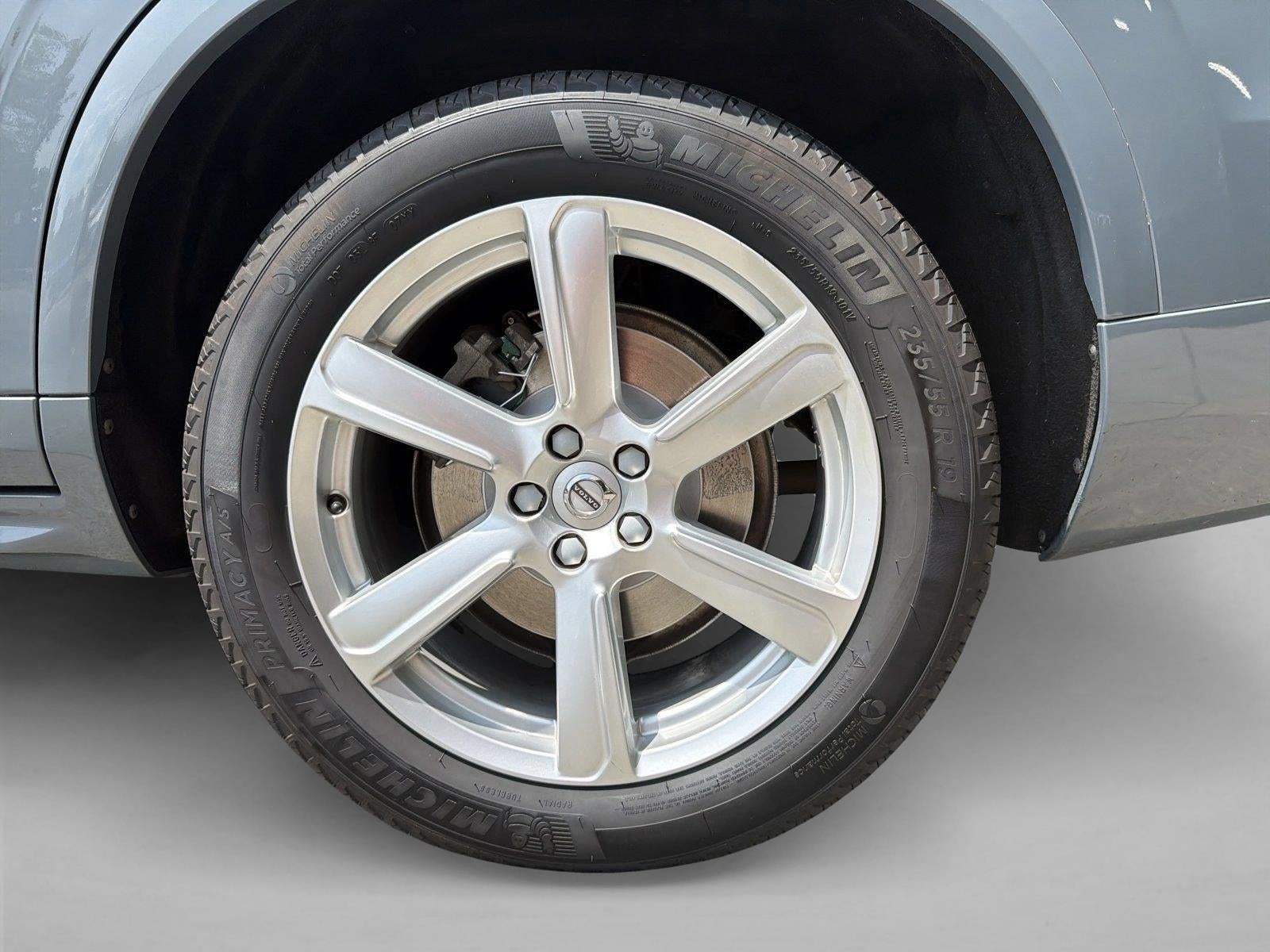 2020 Volvo XC90 T6 AWD Momentum 7 Passenger