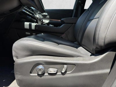 2025 Cadillac XT4 FWD 4dr Premium Luxury