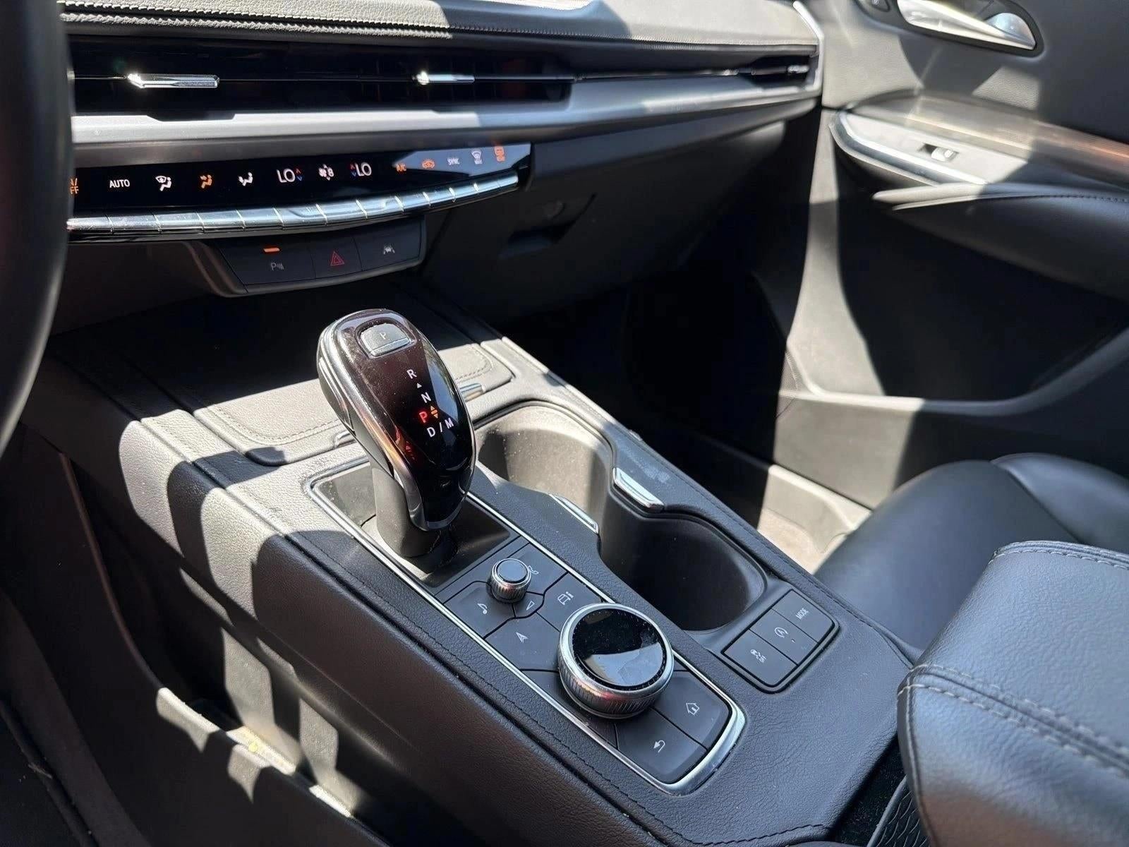 2025 Cadillac XT4 FWD 4dr Premium Luxury