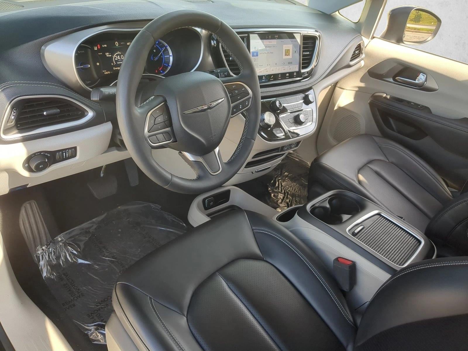 2023 Chrysler Pacifica Hybrid Touring L FWD