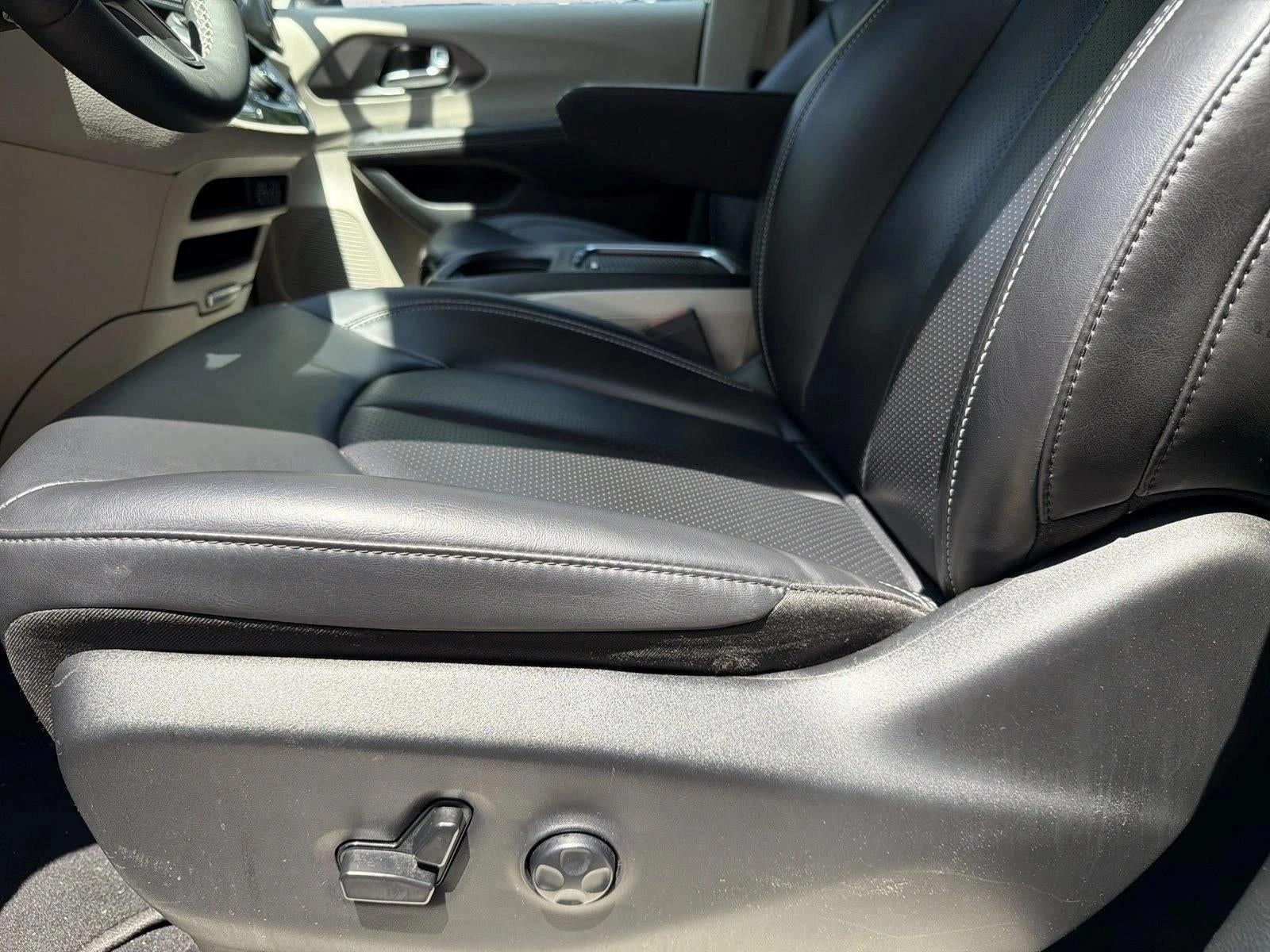 2023 Chrysler Pacifica Hybrid Touring L FWD