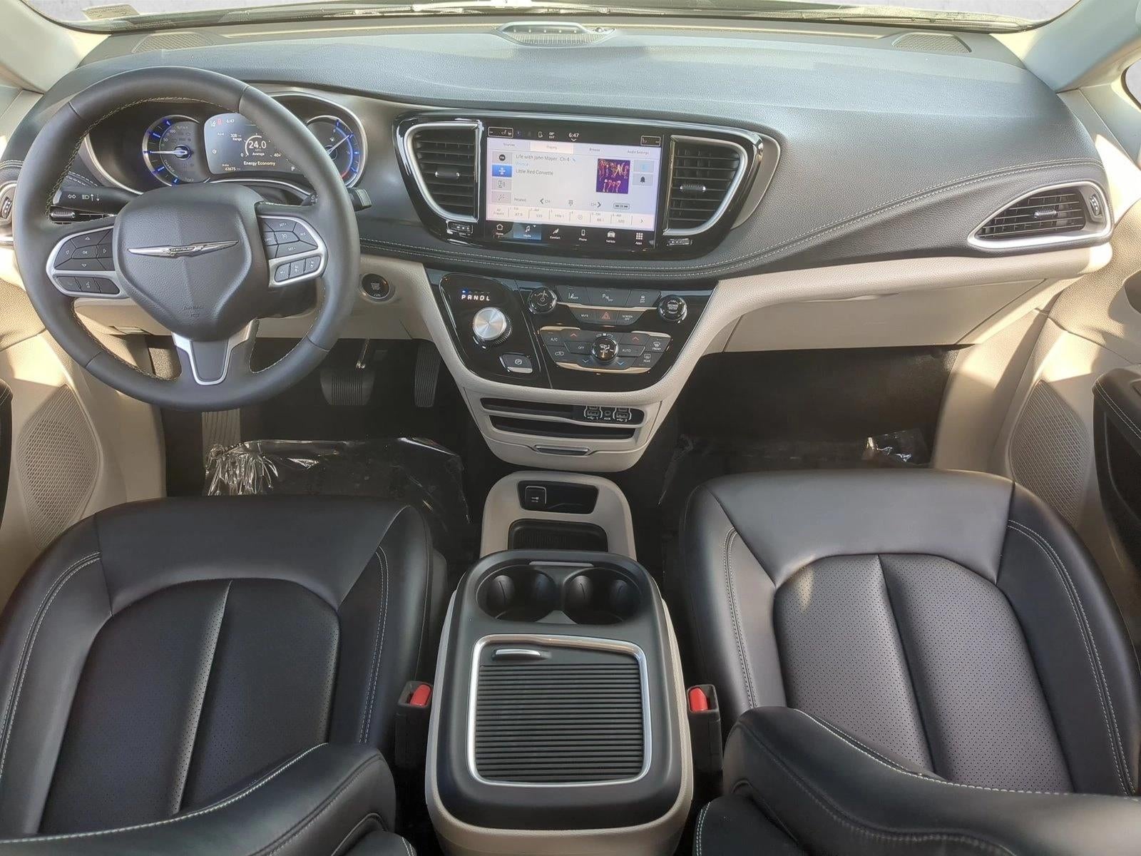2023 Chrysler Pacifica Hybrid Touring L FWD