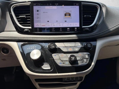 2023 Chrysler Pacifica Hybrid Touring L FWD