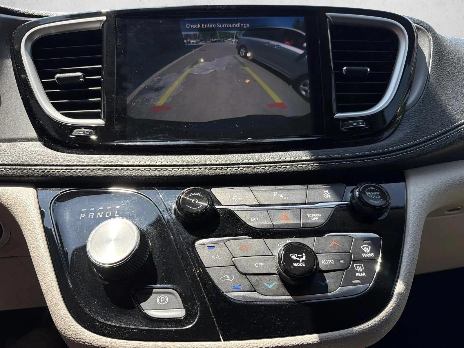 2023 Chrysler Pacifica Hybrid Touring L FWD