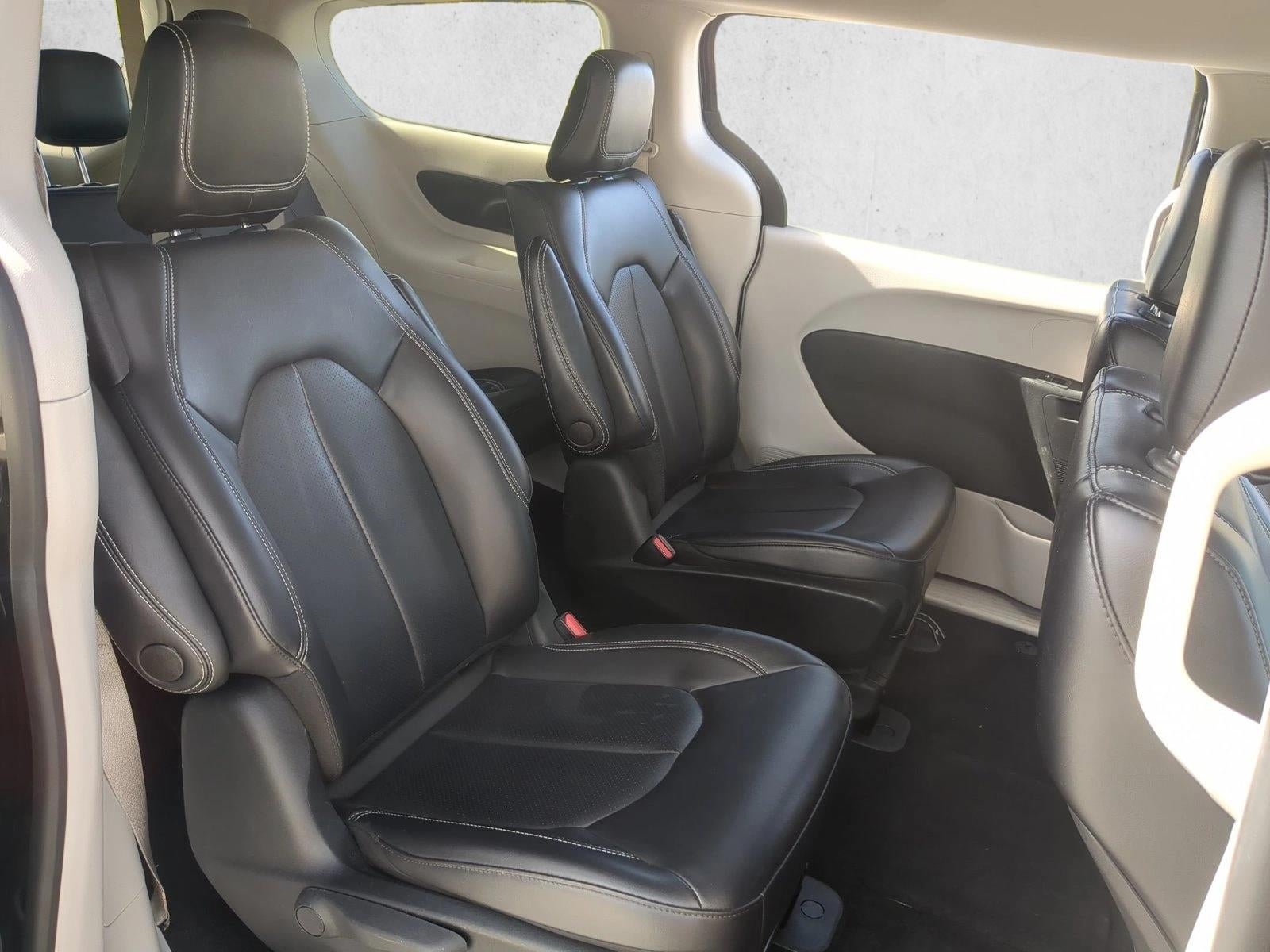 2023 Chrysler Pacifica Hybrid Touring L FWD