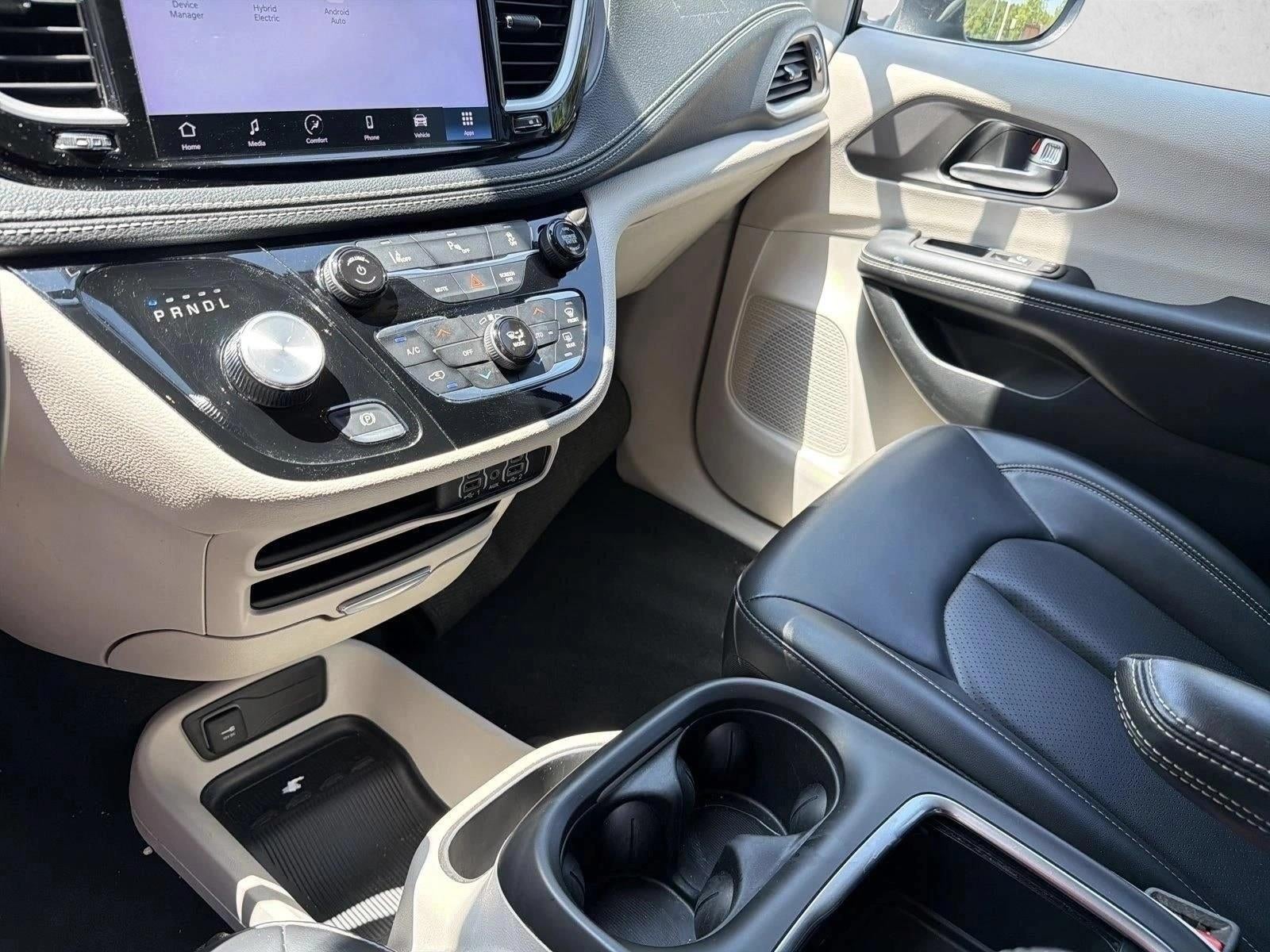 2023 Chrysler Pacifica Hybrid Touring L FWD