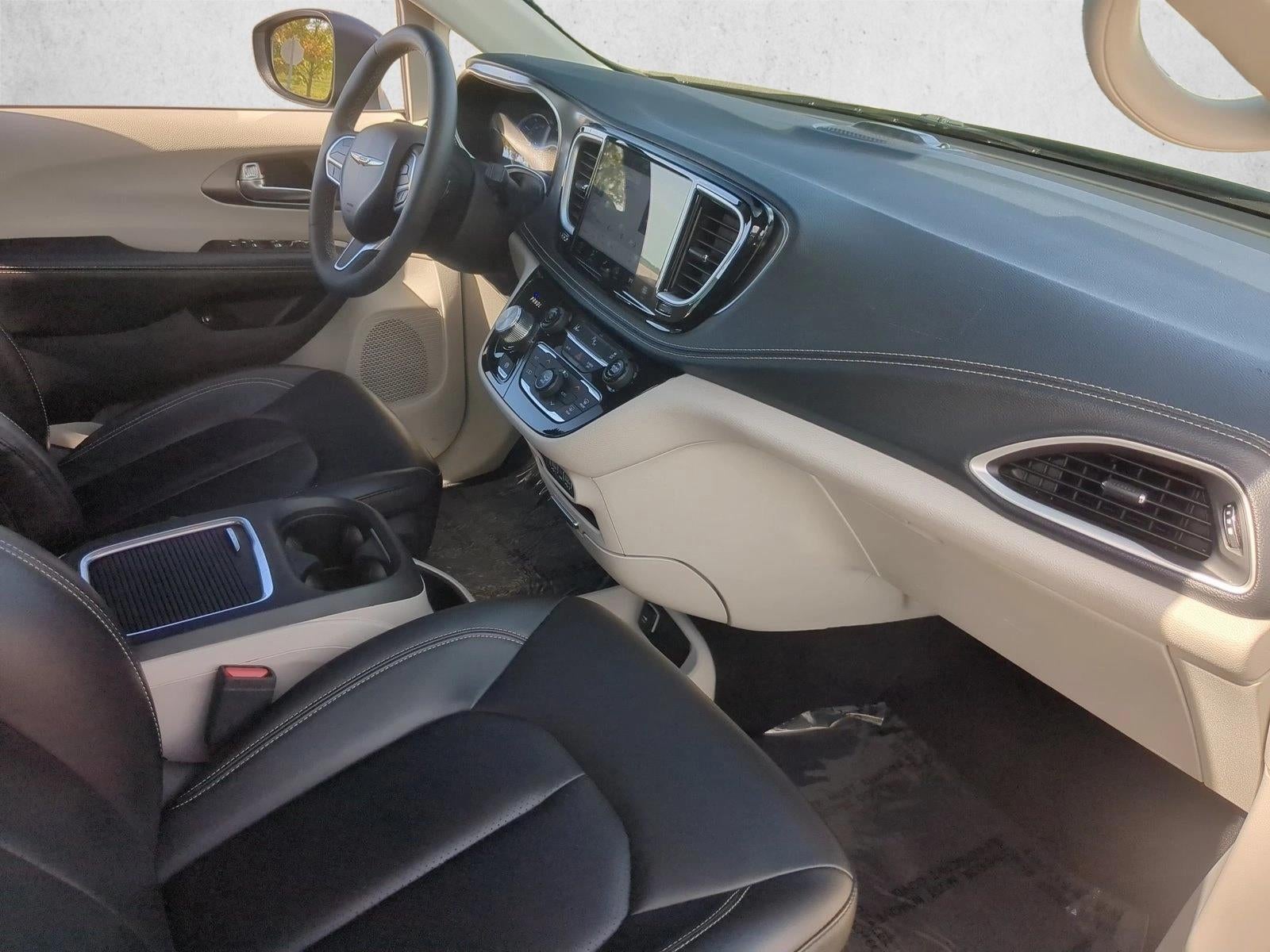 2023 Chrysler Pacifica Hybrid Touring L FWD
