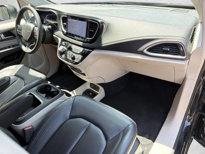 2023 Chrysler Pacifica Hybrid Touring L FWD