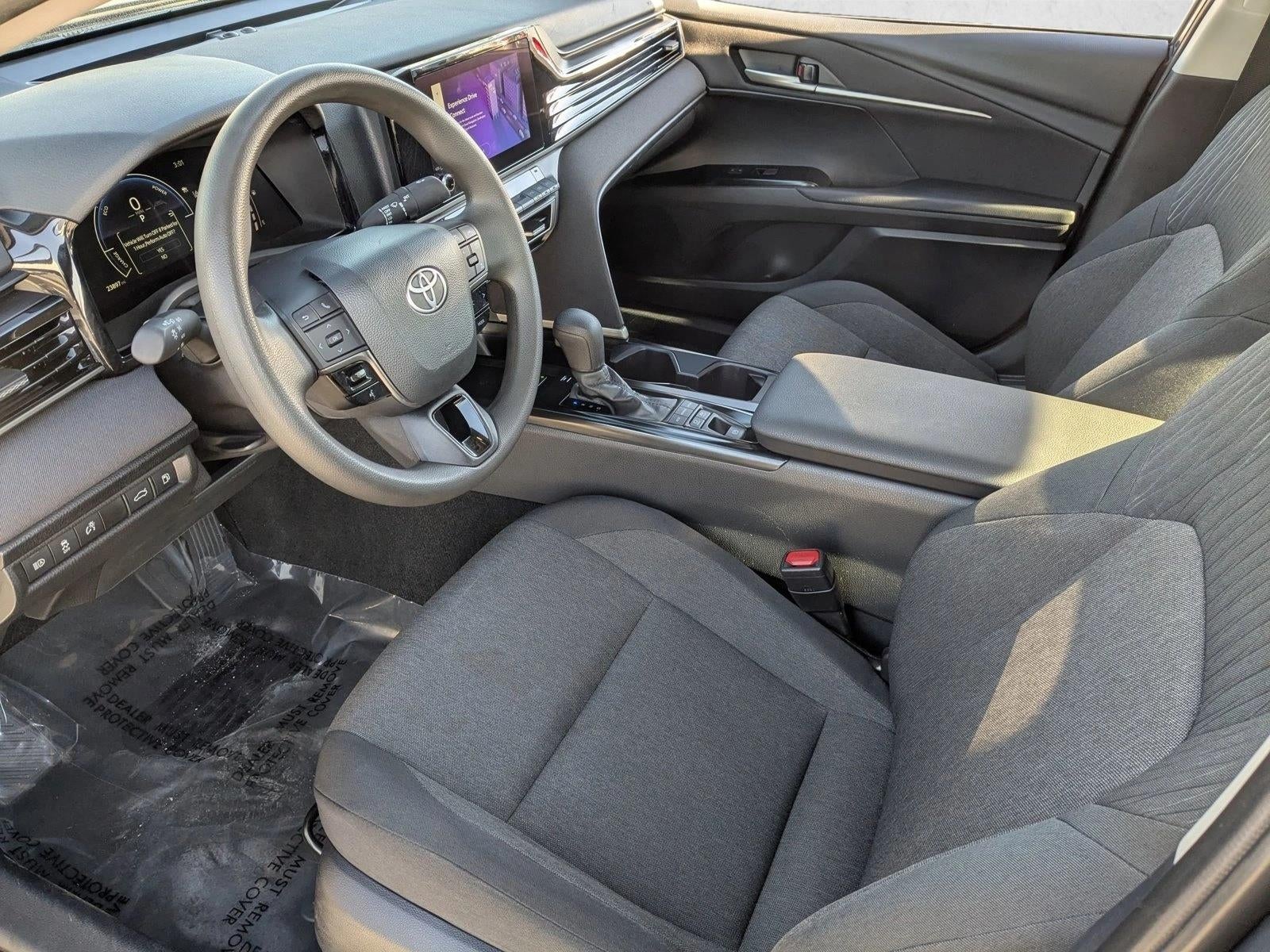 2025 Toyota Camry LE (SE)