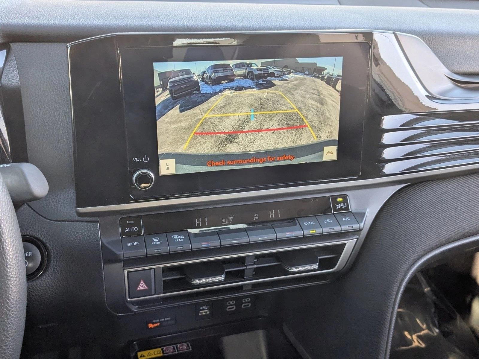 2025 Toyota Camry LE (SE)