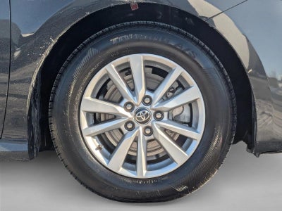 2025 Toyota Camry LE (SE)