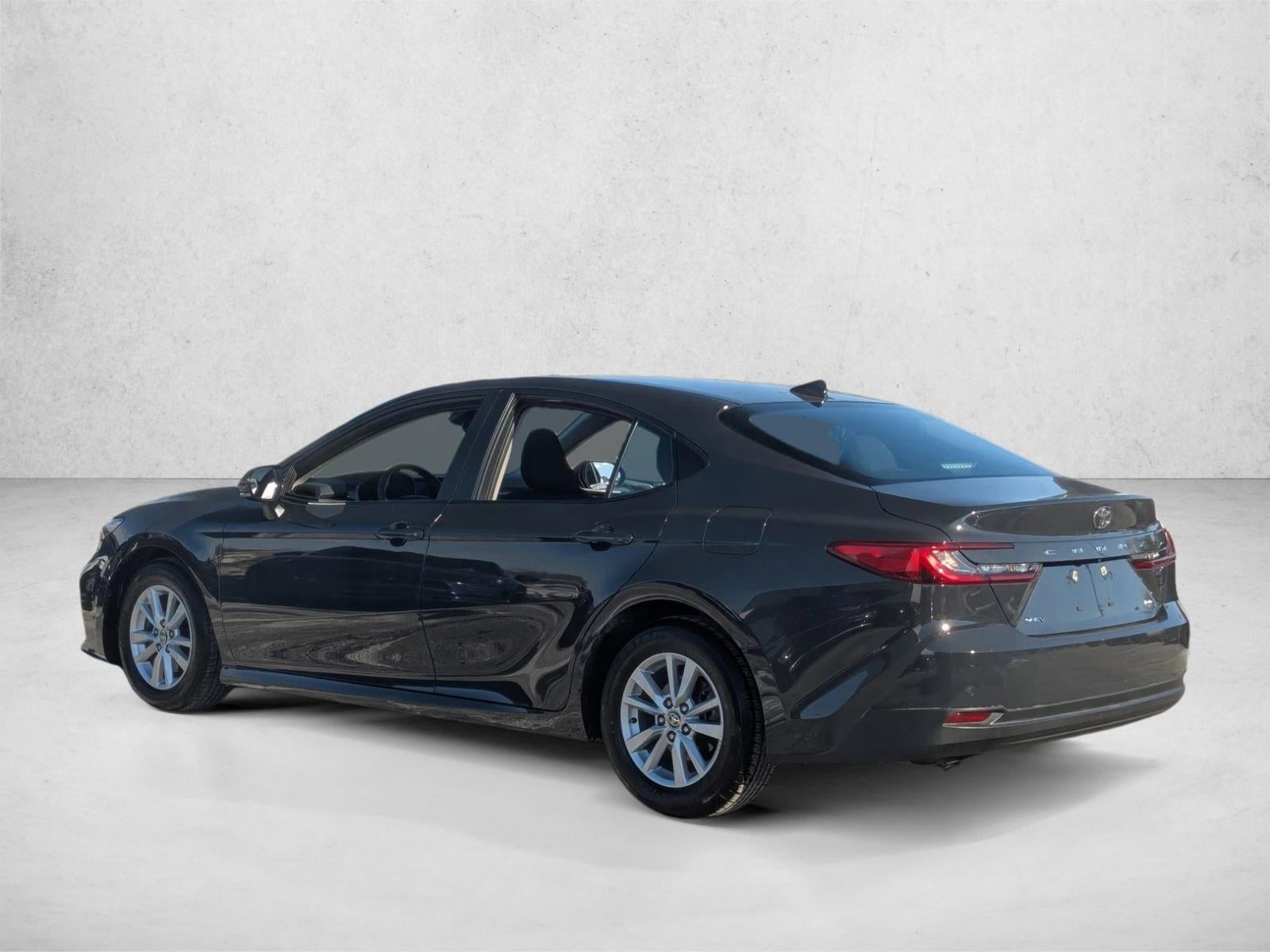 2025 Toyota Camry LE (SE)