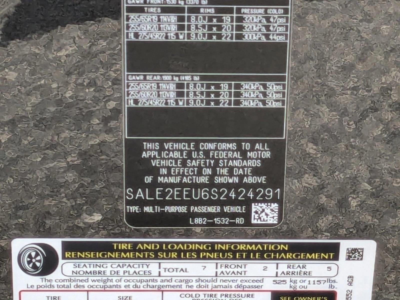 2025 Land Rover Defender 110 P400 X-Dynamic SE