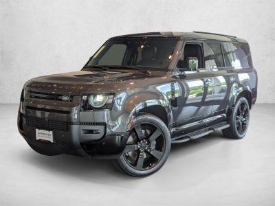 2026 Land Rover Defender 130 P400 X-Dynamic SE