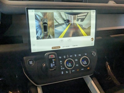2026 Land Rover Defender 130 P400 X-Dynamic SE