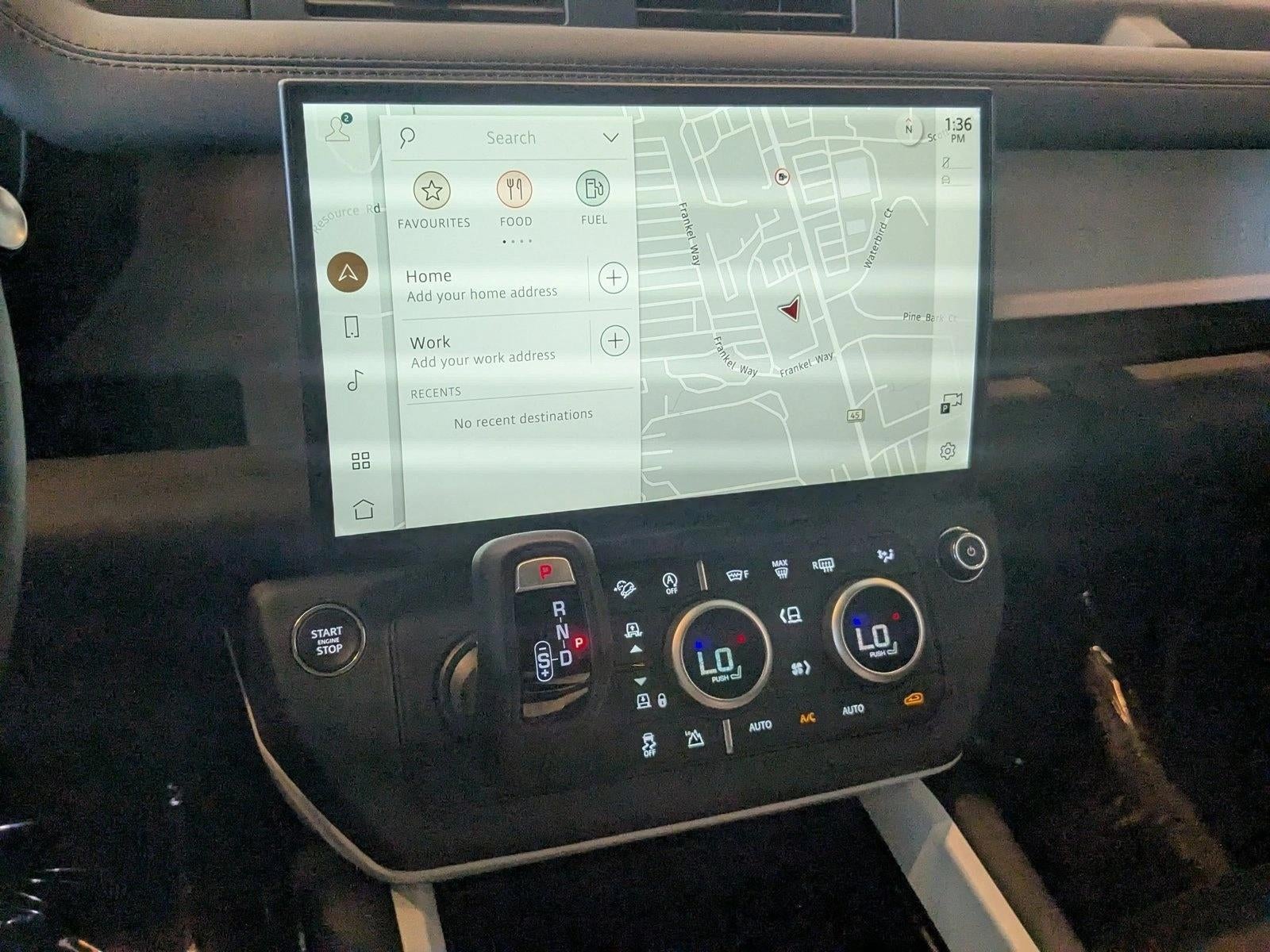 2026 Land Rover Defender 130 P400 X-Dynamic SE