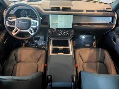2026 Land Rover Defender 130 P400 X-Dynamic SE