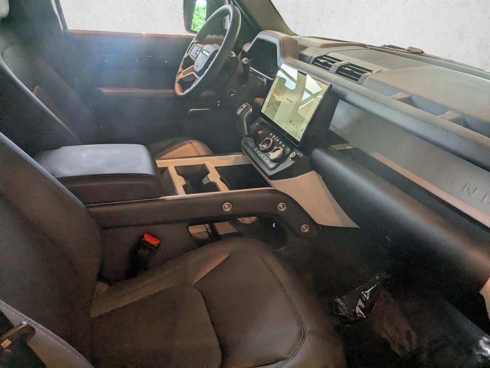 2026 Land Rover Defender 130 P400 X-Dynamic SE