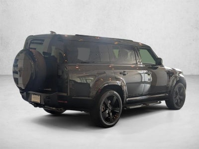2026 Land Rover Defender 130 P400 X-Dynamic SE