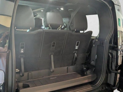 2026 Land Rover Defender 130 P400 X-Dynamic SE