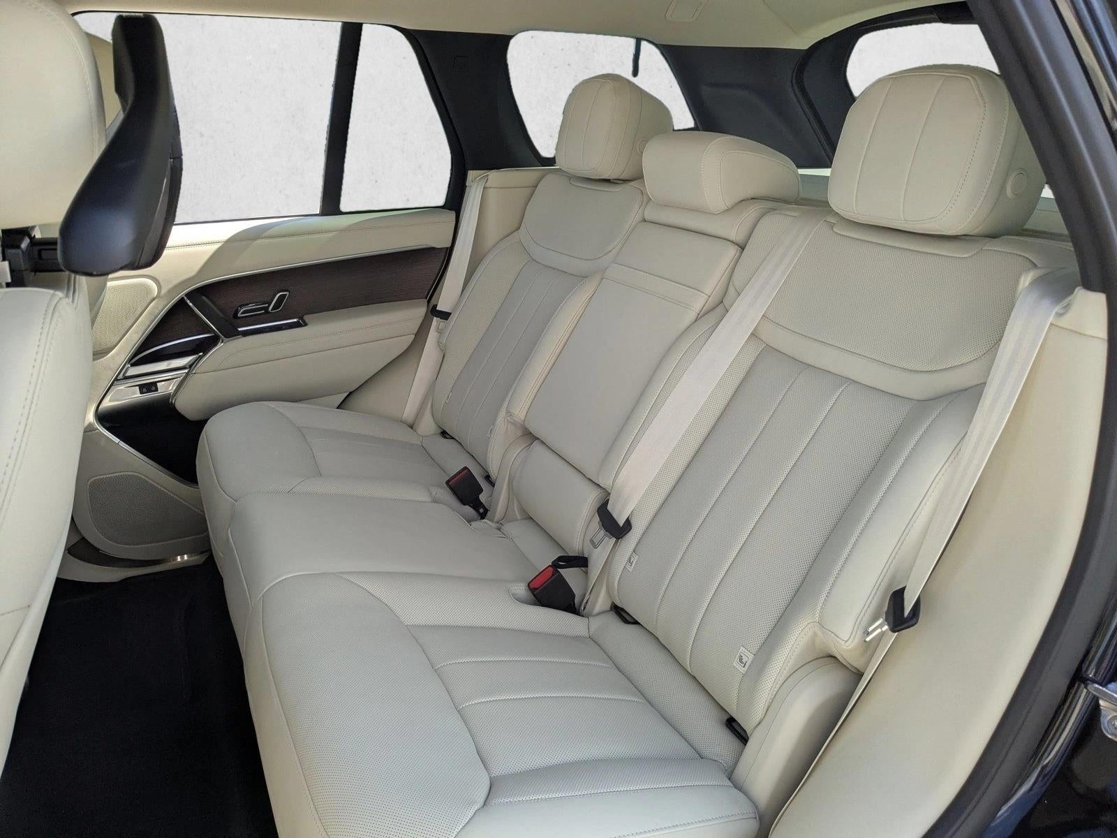 2026 Land Rover Range Rover P400 SE SWB