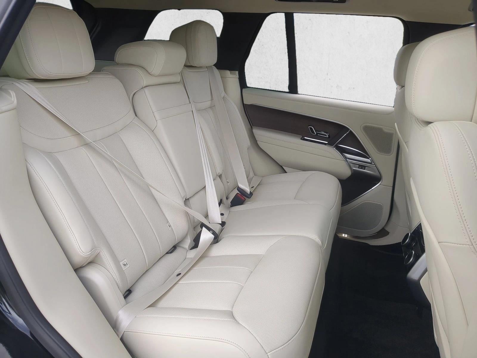 2026 Land Rover Range Rover P400 SE SWB
