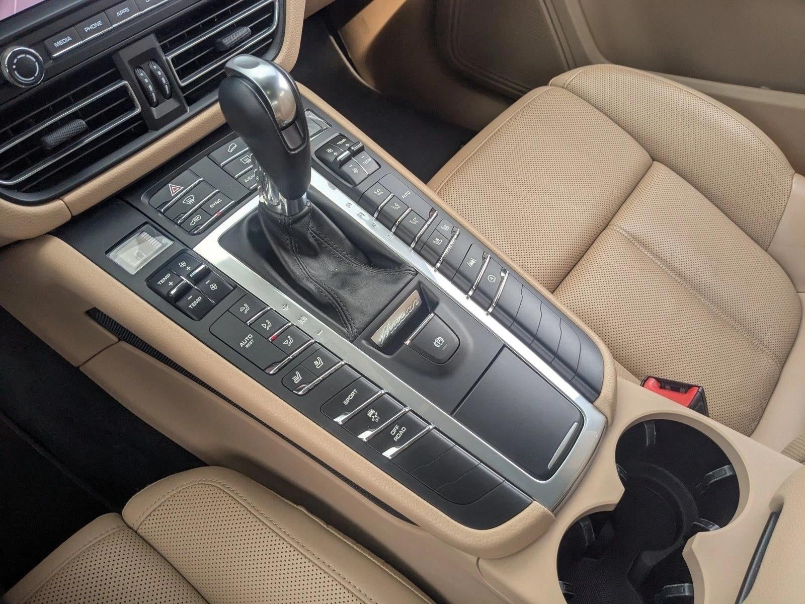 2021 Porsche Macan AWD