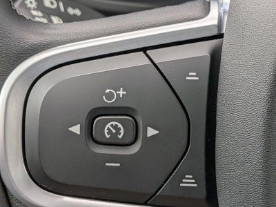2022 Volvo XC60 B5 AWD Momentum