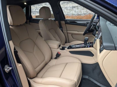 2026 Porsche Macan AWD