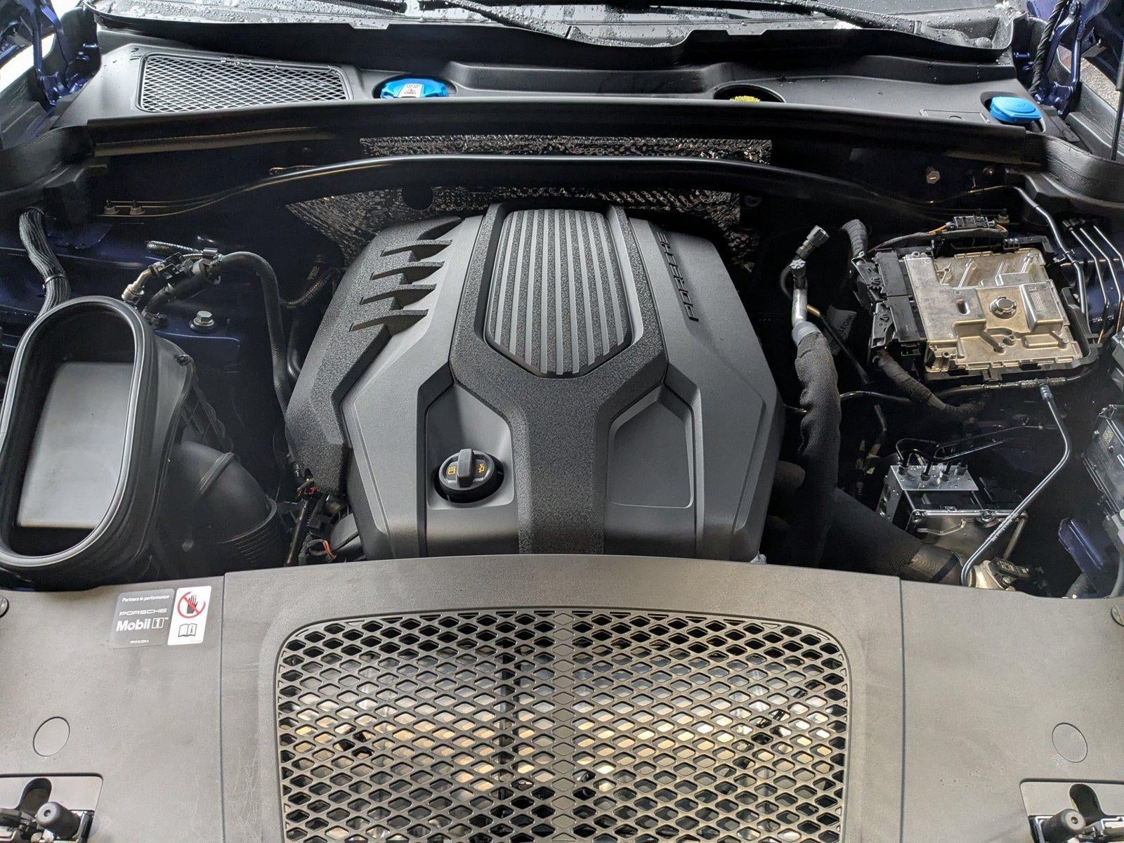 2026 Porsche Macan AWD