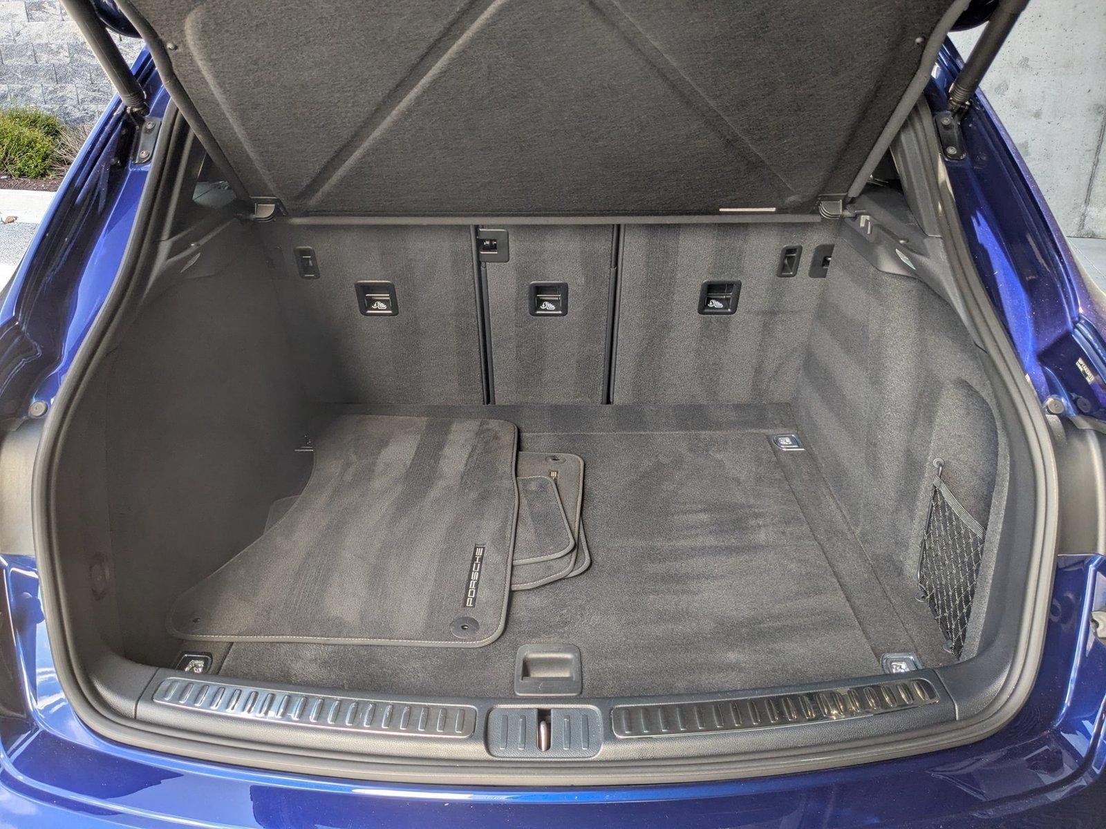 2023 Porsche Macan AWD