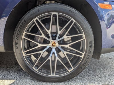 2023 Porsche Macan AWD