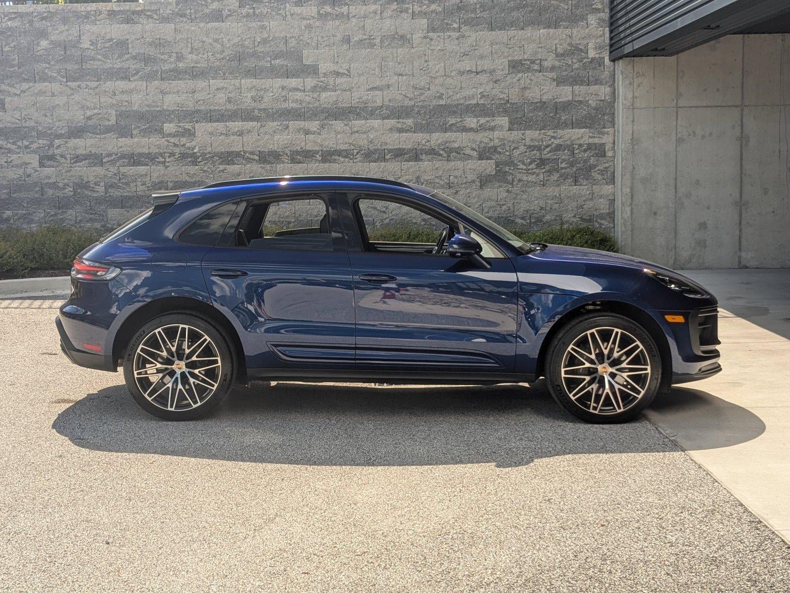 2023 Porsche Macan AWD