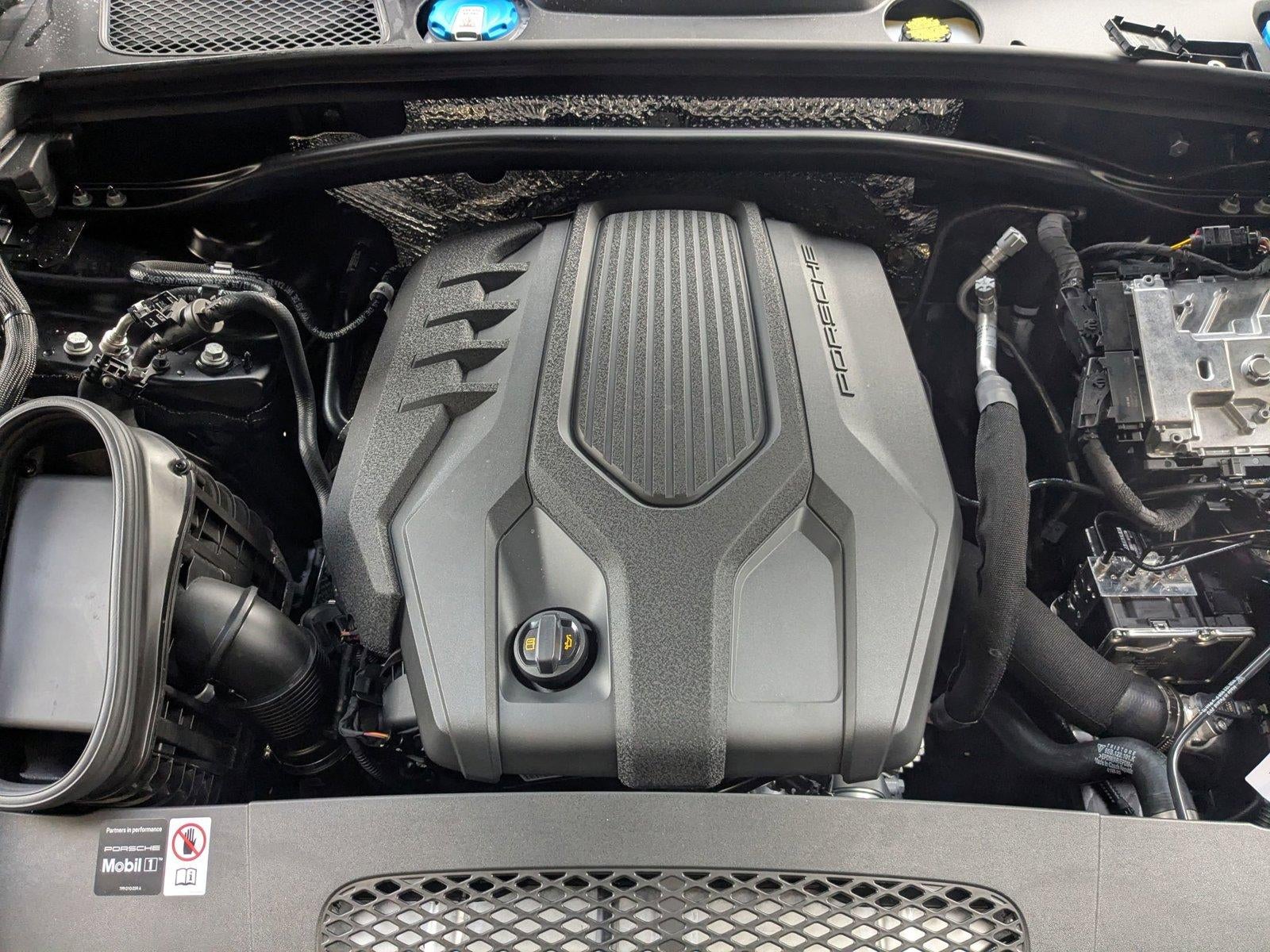 2026 Porsche Macan AWD
