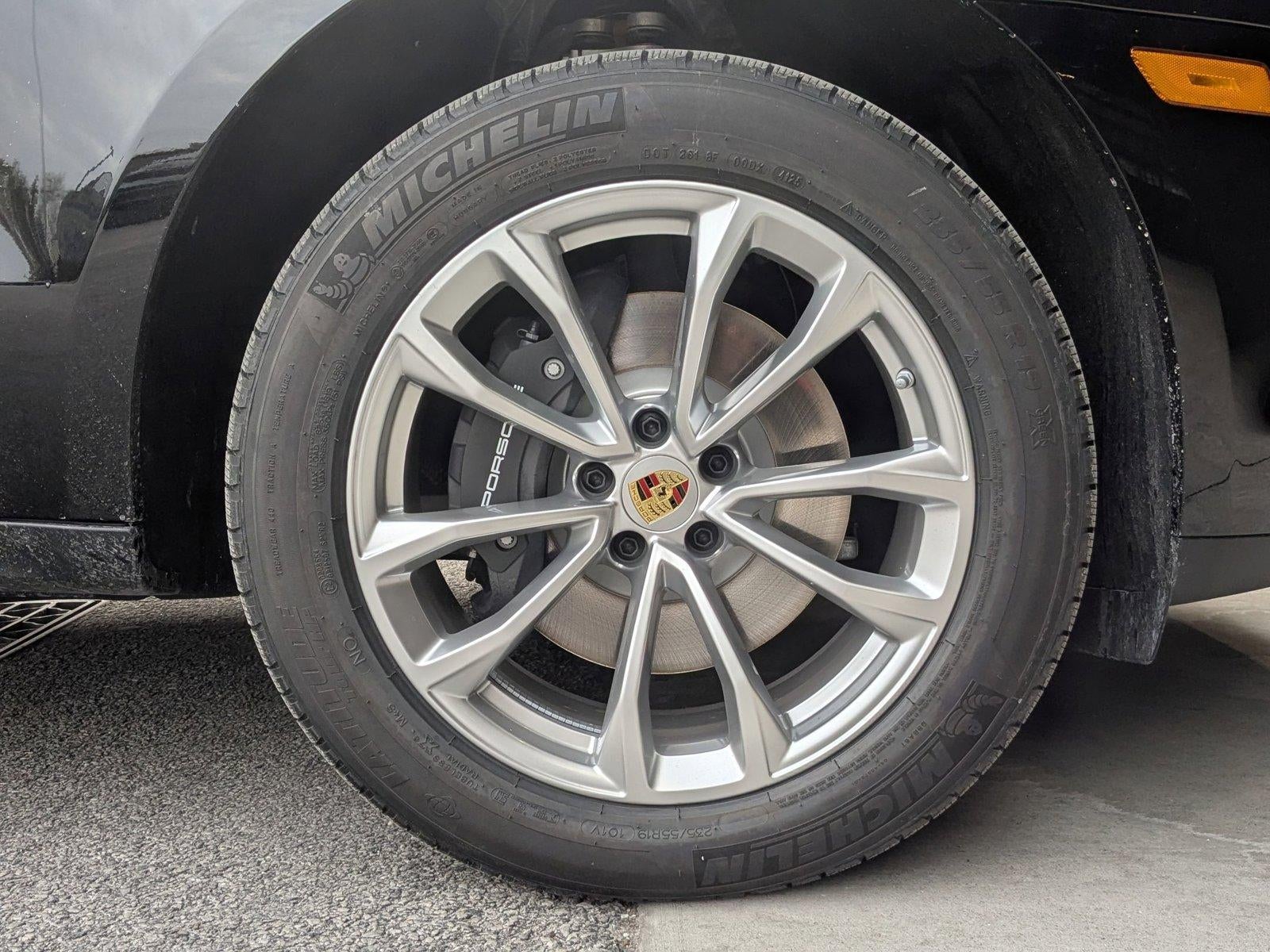 2026 Porsche Macan AWD