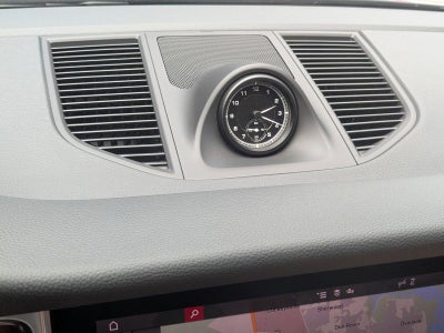 2023 Porsche Macan AWD