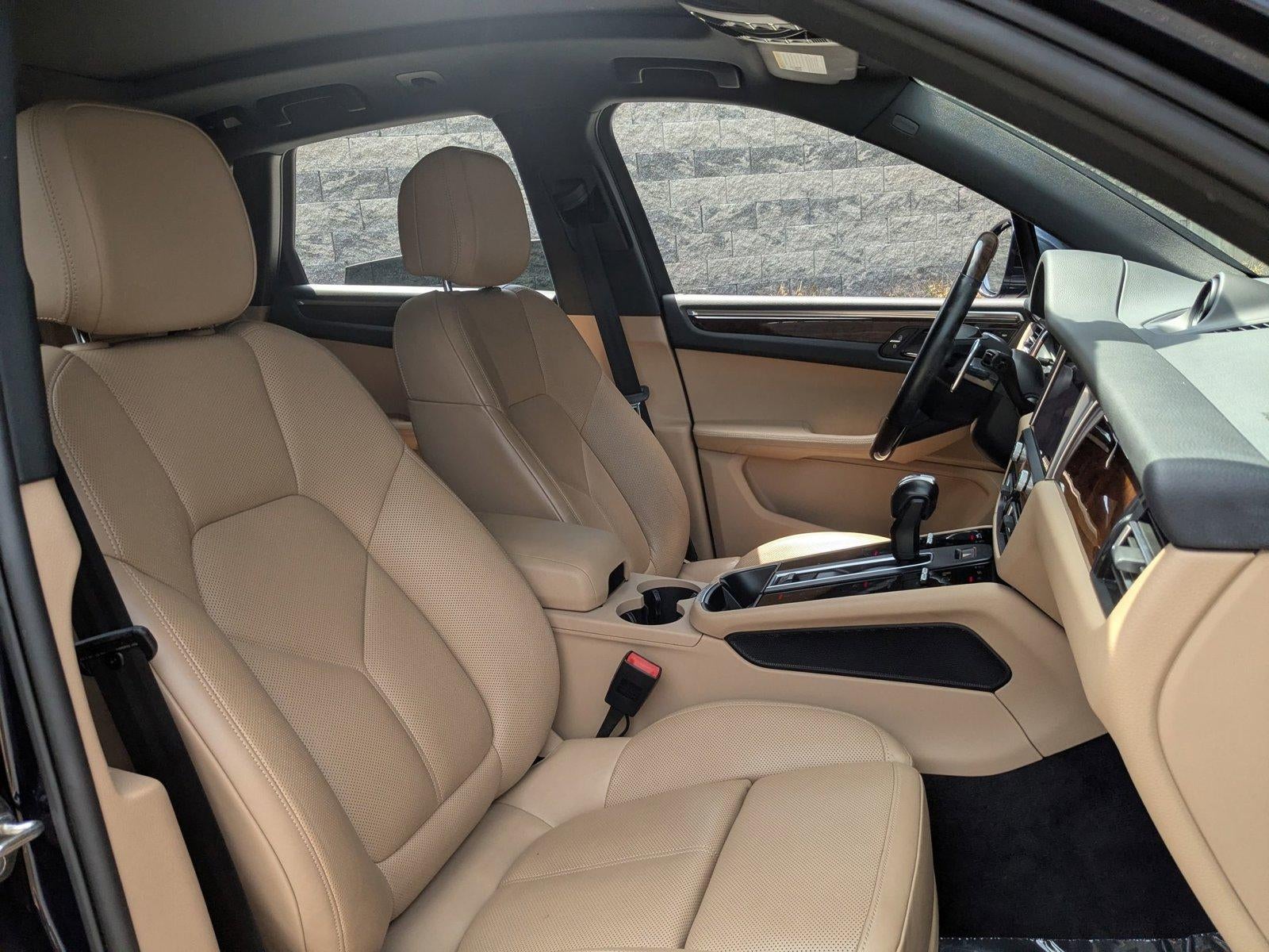 2023 Porsche Macan AWD