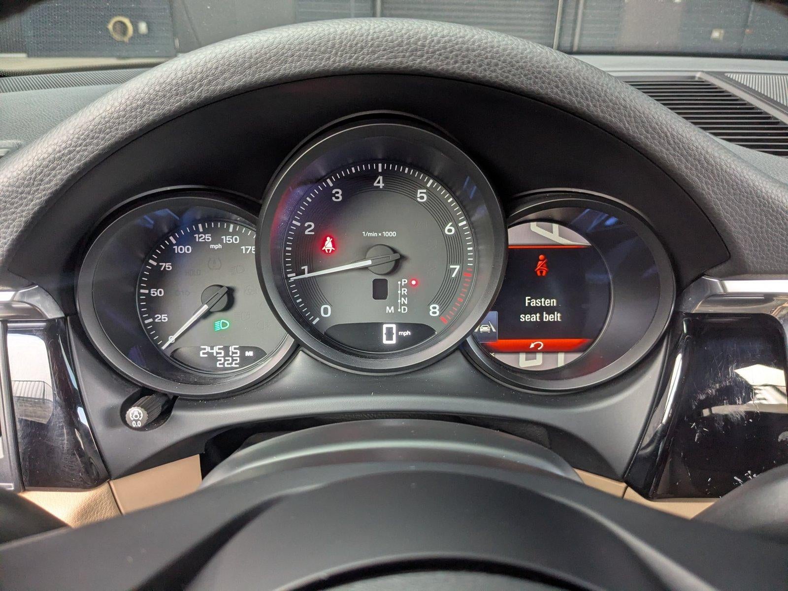 2023 Porsche Macan AWD