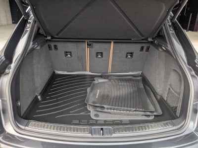 2023 Porsche Macan AWD