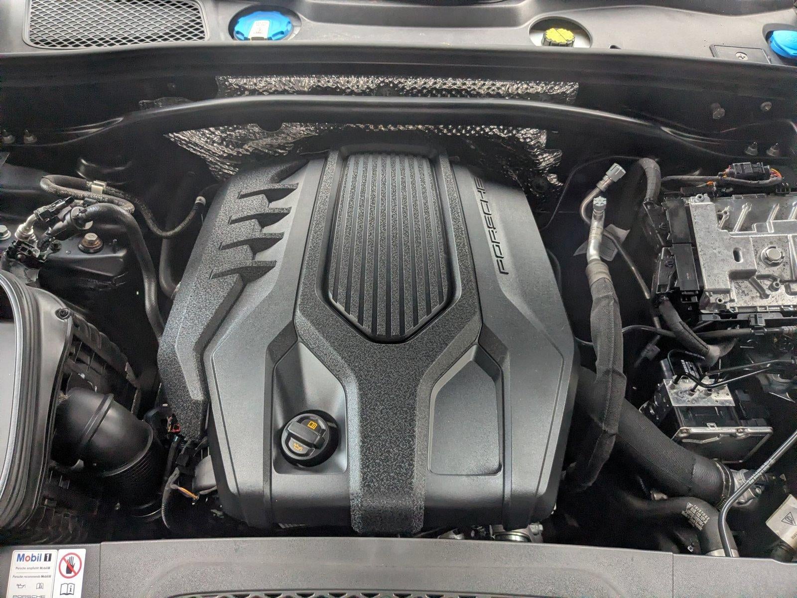 2023 Porsche Macan AWD