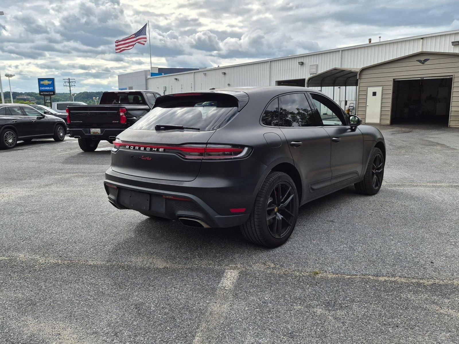 2023 Porsche Macan AWD